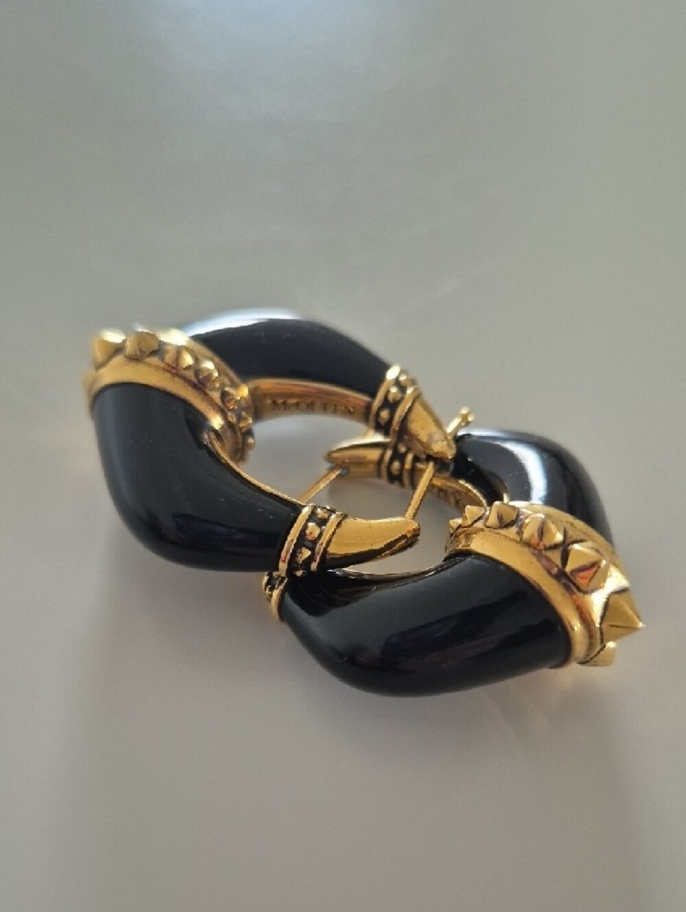 Alexander McQueen Gold and Black Horn Hoop Earrings - Picture 5 of 16